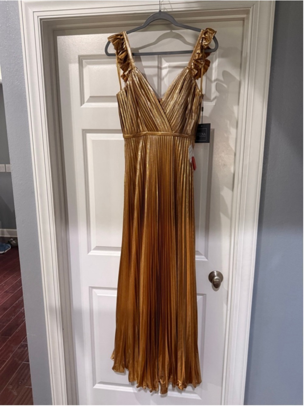 Women's Mac Duggal Gold Pleated Ruffled Maxi Dress Size 2 - Picture 5 of 11